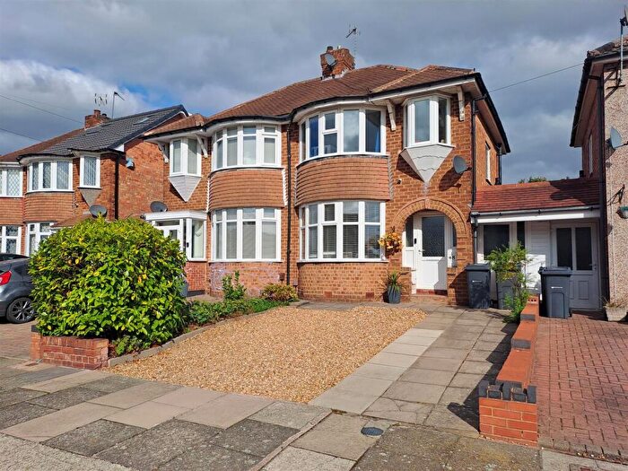 3 Bedroom Semi Detached House For Sale In Larne Road, Sheldon, Birmingham, B26