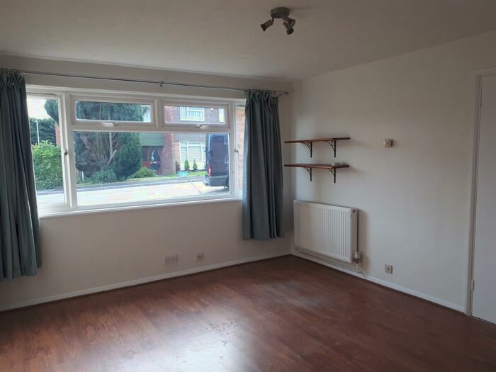 1 Bedroom Flat To Rent In Barnard Road, Galleywood, Chelmsford, Essex, CM2