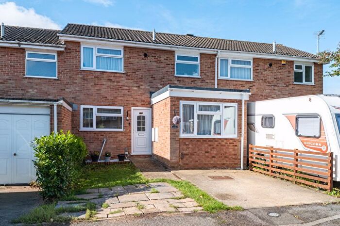 3 Bedroom Terraced House For Sale In Peebles Place, Bletchley, Milton Keynes, MK3