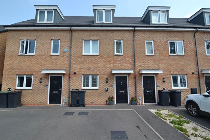 3 Bedroom Terraced House For Sale In Hall Green Drive, Coventry, CV7