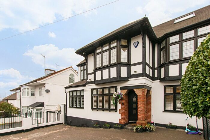 5 Bedroom Semi-Detached House For Sale In College Gardens, Chingford, London, E4