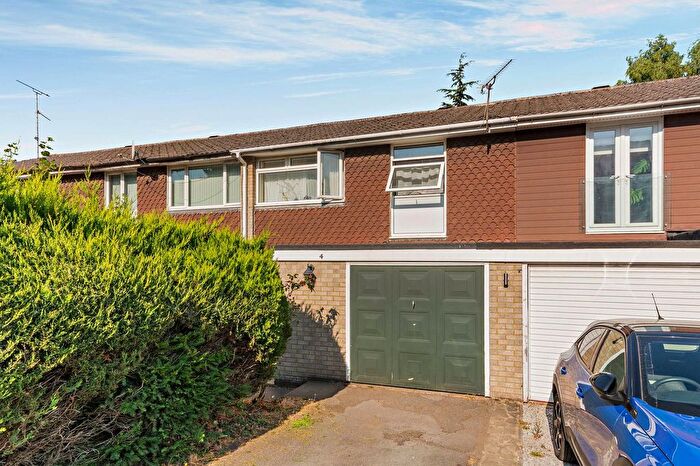 3 Bedroom Terraced House For Sale In Willow Drive, Bracknell, RG12