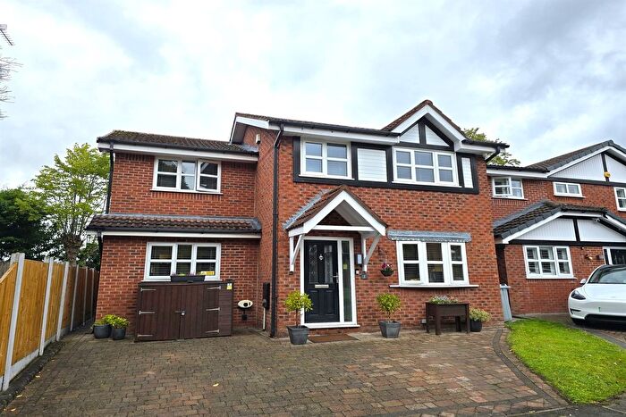 4 Bedroom Detached House For Sale In Spey Close, Altrincham, WA14