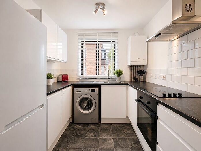 1 Bedroom Flat To Rent In St. Pauls Court, Reading, Berkshire, RG1