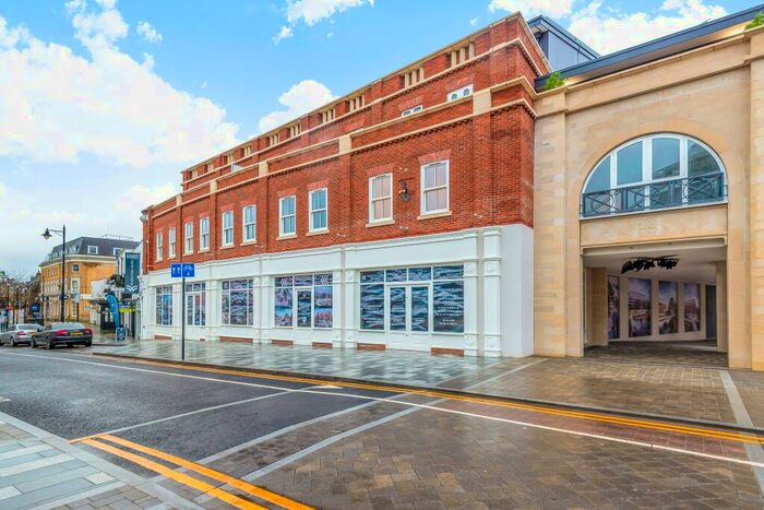 2 Bedroom Apartment To Rent In The Colonnade, Maidenhead, SL6