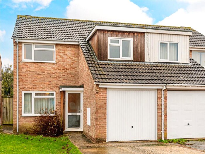 3 Bedroom Semi-Detached House For Sale In Masefield Road, Thatcham, Berkshire, RG18