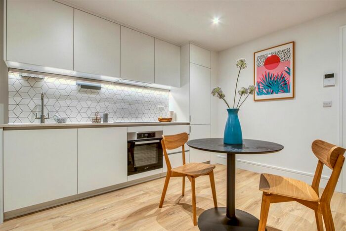 1 Bedroom Flat To Rent In Station Road, New Barnet, London, EN5