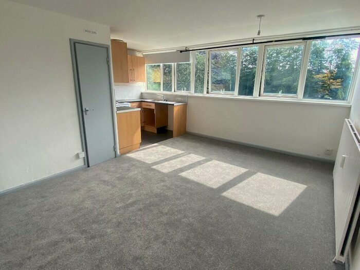 Studio To Rent In Browns Green, Birmingham, B20