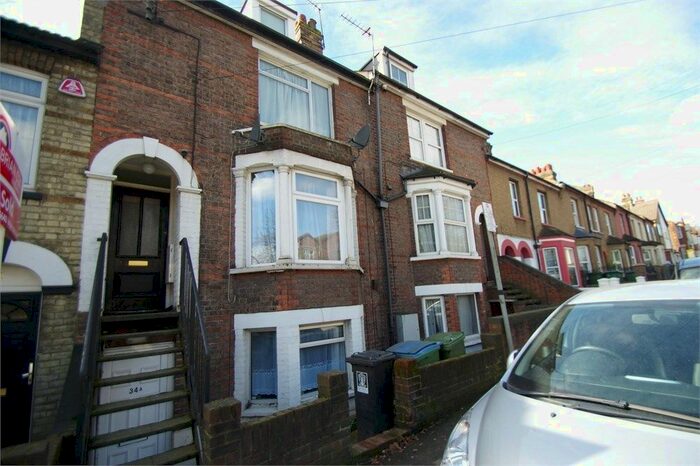 1 Bedroom Flat To Rent In Wiggenhall Road, Watford, WD18