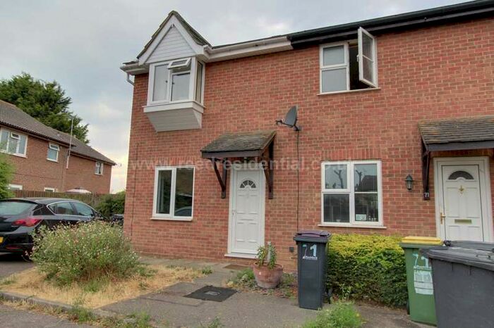 2 Bedroom Semi-Detached House To Rent In Havenside, Great Wakering, SS3