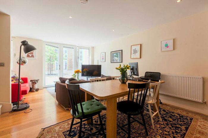 2 Bedroom Flat To Rent In Lett Road, Clapham, London, SW9