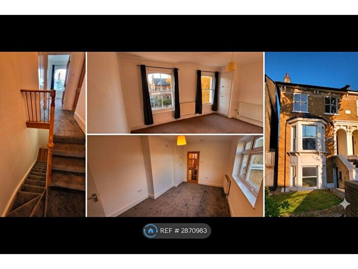 2 Bedroom Flat To Rent In Barry Road, London, SE22