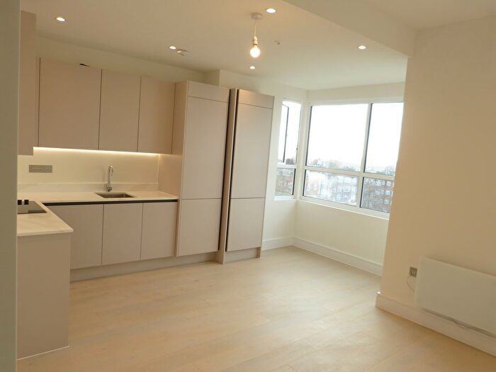 2 Bedroom Flat To Rent In Brampton Grove, London, NW4