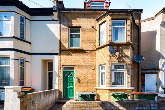 Studio To Rent In Neville Road, London, E7