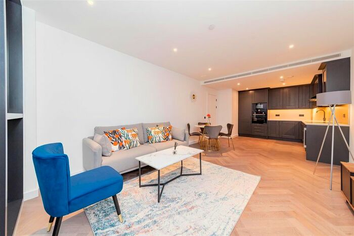 2 Bedroom Flat To Rent In Merino Gardens, London, E1W
