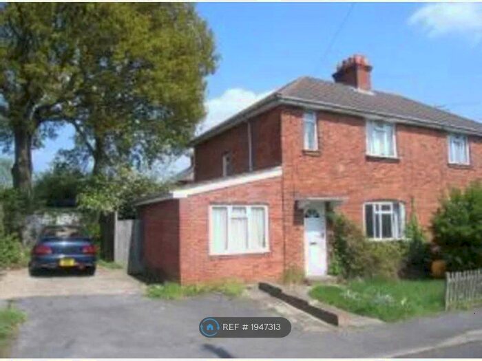 5 Bedroom Semi-Detached House To Rent In Woodcote Road, Southampton, SO17