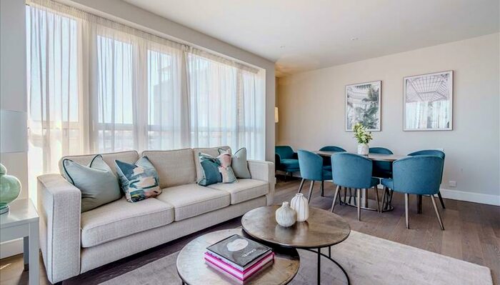 2 Bedroom Apartment To Rent In Westferry Road, Canary Wharf, London, E14