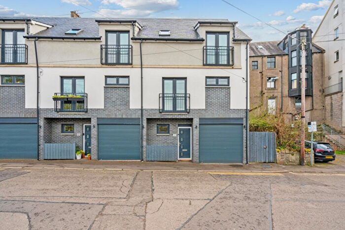 3 Bedroom End Of Terrace House To Rent In Millrow, Dunblane, Stirlingshire, FK15