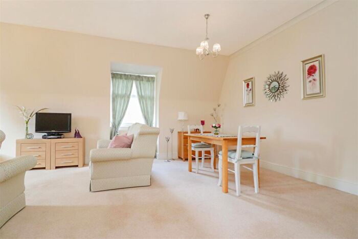 2 Bedroom Retirement Property For Sale In Guildford Road, Horsham, RH12