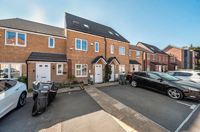 3 Bedroom Terraced House For Sale In Fauna Field, Dunstable, Bedfordshire, LU5