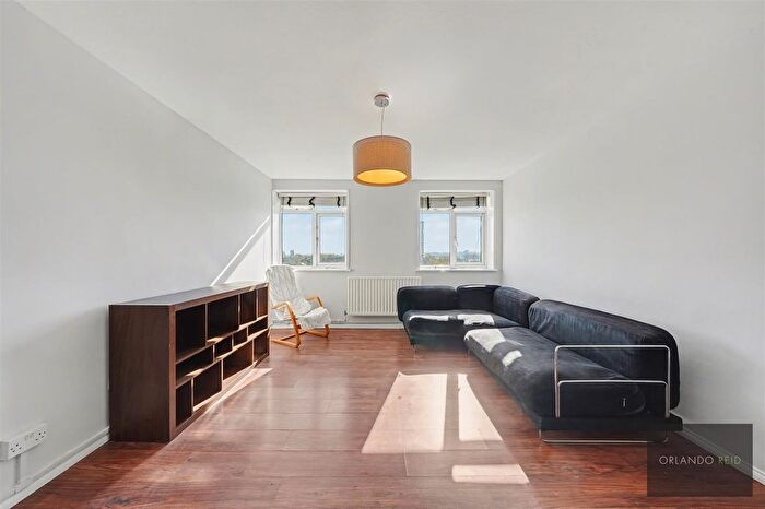 2 Bedroom Flat For Sale In Hartington Road, London, SW8