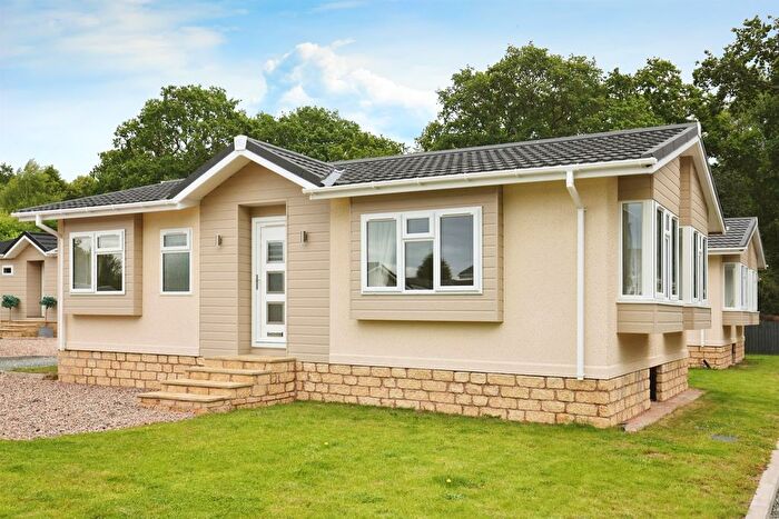 2 Bedroom Mobile/park Home For Sale In Oxford Road, Princethorpe, Rugby, CV23