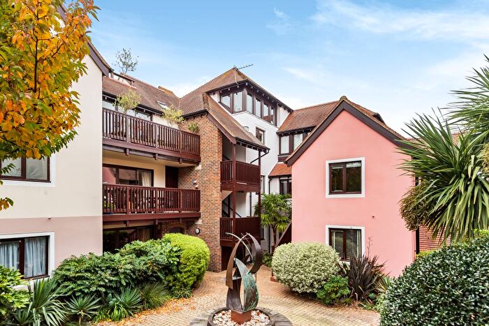 2 Bedroom Flat To Rent In Fishermans Quay, Mill Lane, Lymington, SO41