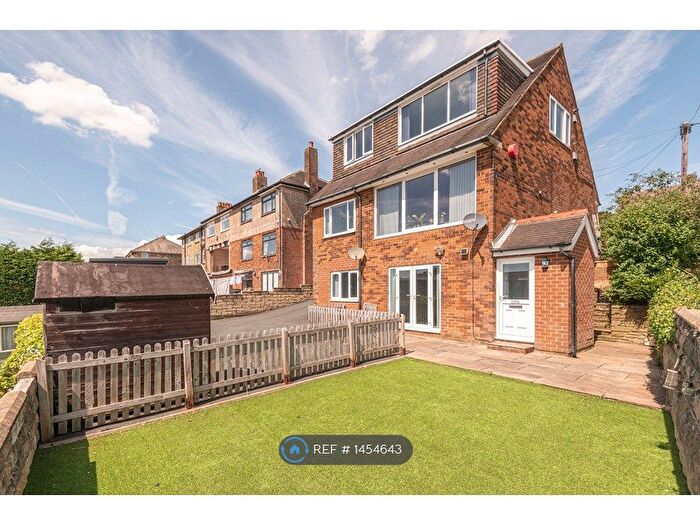 2 Bedroom Flat To Rent In New Hey Rd, Huddersfield, HD3