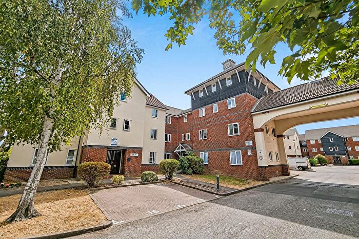 2 Bedroom Flat For Sale In Mandeville Court, Chingford, E4
