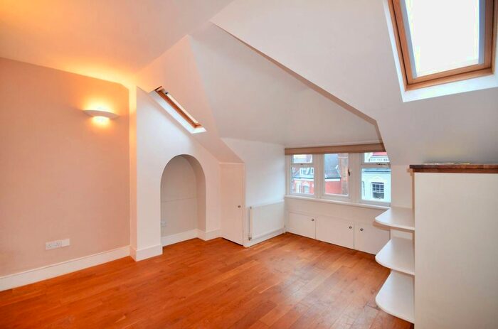 1 Bedroom Flat To Rent In Church Crescent, Muswell Hill, London, N10