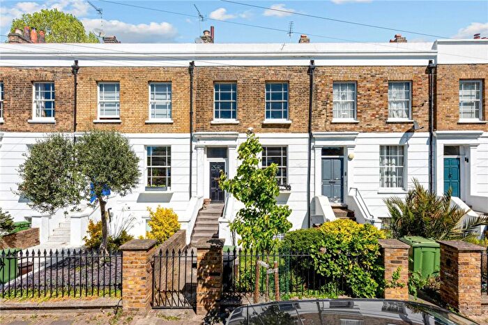 3 Bedroom Terraced House For Sale In St. Jude Street, London, N16