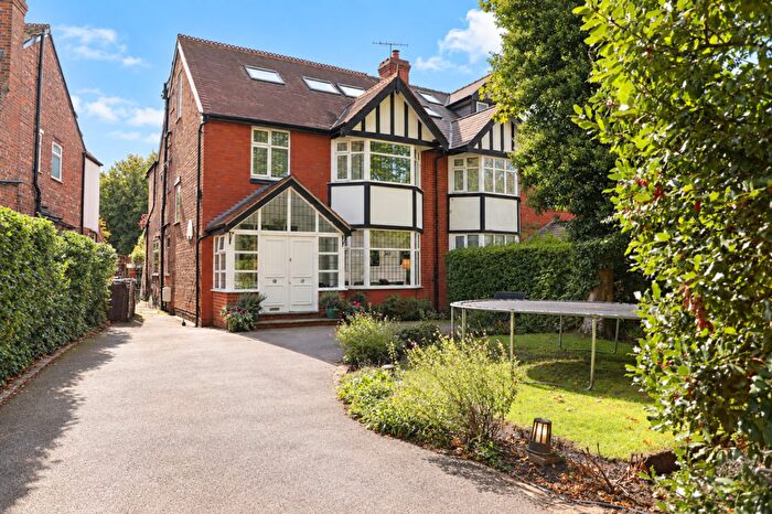 7 Bedroom Semi-Detached House For Sale In Cavendish Road, Salford, M7