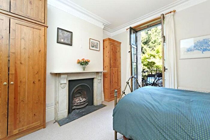 1 Bedroom Flat To Rent In Edith Road, West Kensington, London, W14