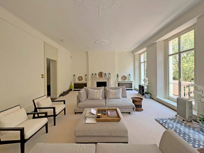 3 Bedroom Flat To Rent In Eaton Square, Belgravia, London, SW1W