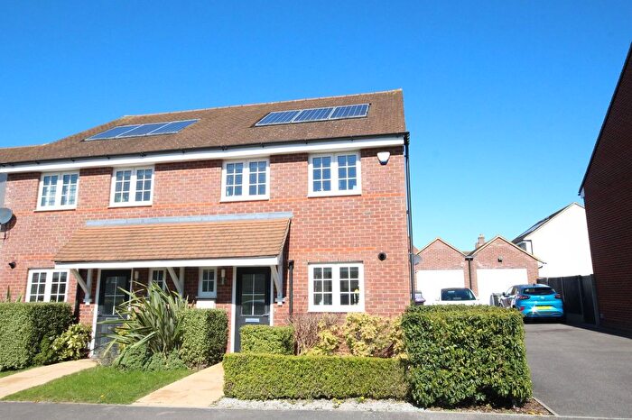 3 Bedroom Semi-Detached House For Sale In Ashfield Drive, Letchworth Garden City, SG6