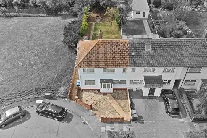 3 Bedroom End Of Terrace House For Sale In Wembley, HA0