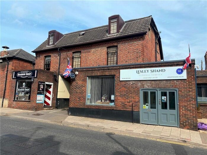 2 Bedroom Flat To Rent In East Street, Blandford Forum, Dorset, DT11