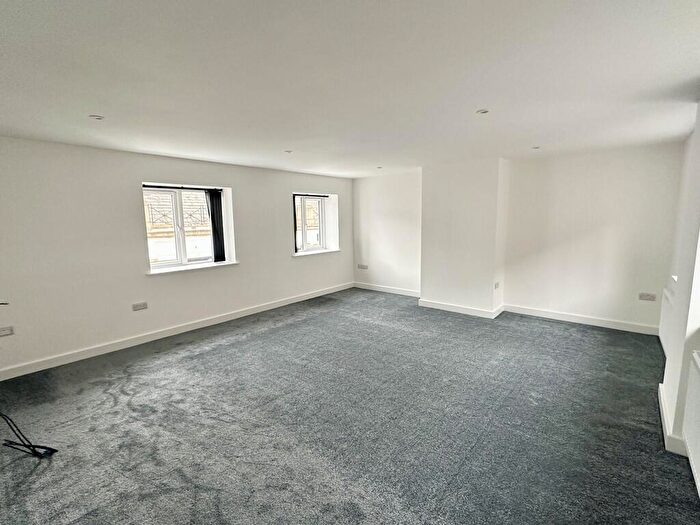 2 Bedroom Apartment To Rent In Cheapside, Cleckheaton, BD19