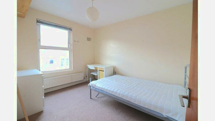 5 Bedroom Terraced House To Rent In James Street, Cowley, Oxford, OX4