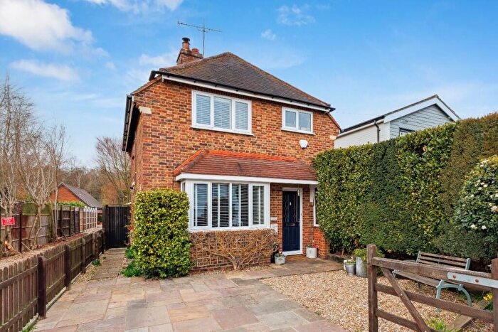 3 Bedroom Detached House For Sale In Steels Lane, KT22