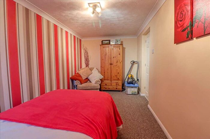 3 Bedroom Bungalow For Sale In Clays Road, Walton On The Naze, CO14