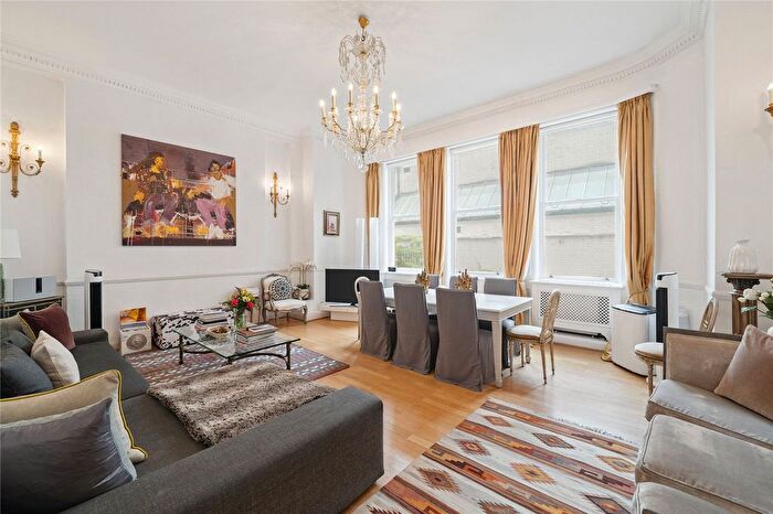 4 Bedroom Flat To Rent In Green Street, London, W1K