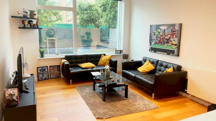 1 Bedroom Flat To Rent In Murrain Road, London, N4