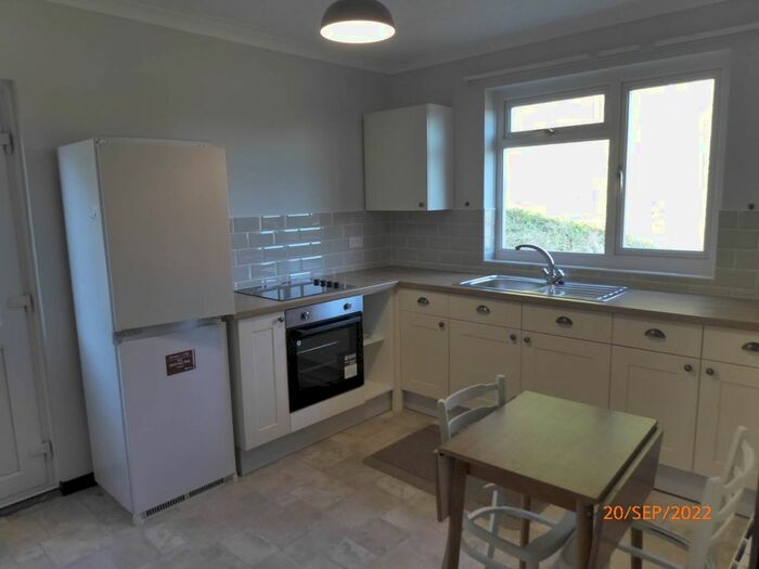 2 Bedroom Flat To Rent In Glangwili, Carmarthen, SA31