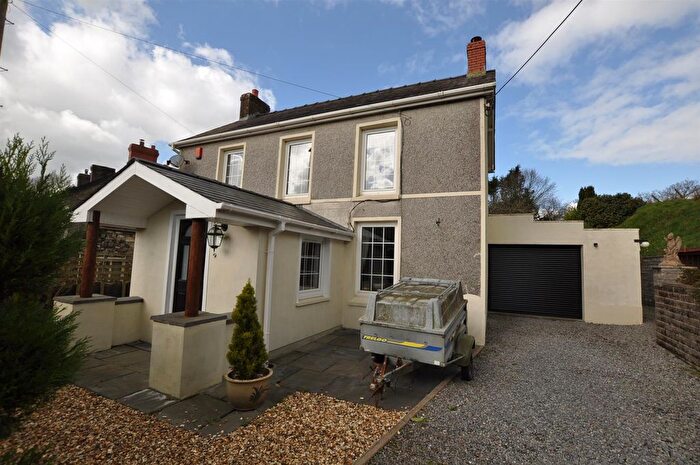 3 Bedroom Property For Sale In Meidrim, Carmarthen, SA33