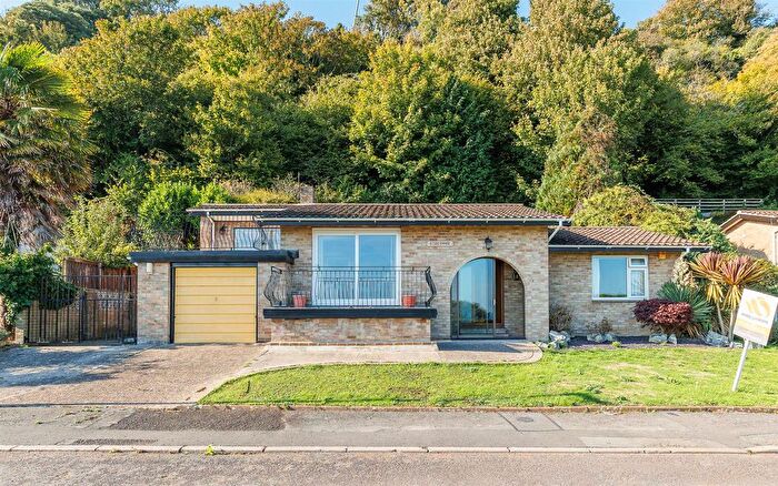 3 Bedroom Detached Bungalow For Sale In Cul-De-Sac Village Location, St Lawrence, PO38