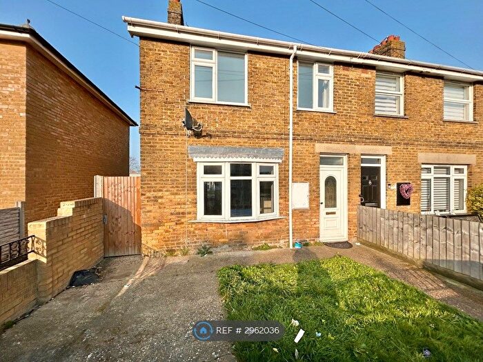 3 Bedroom End Of Terrace House To Rent In First Avenue, Sheerness, ME12