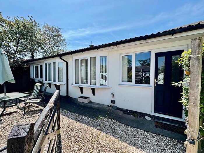 1 Bedroom Semi-Detached Bungalow To Rent In Webb Lane, Hall Green, B28