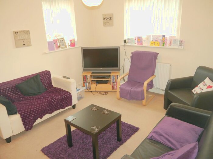 2 Bedroom Flat To Rent In Marmion Road, Nottingham, NG3