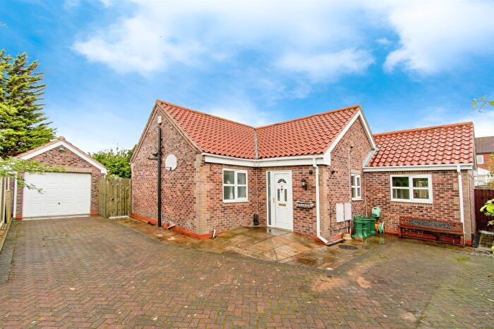 3 Bedroom Detached House For Sale In Redhill Avenue, Castleford, WF10